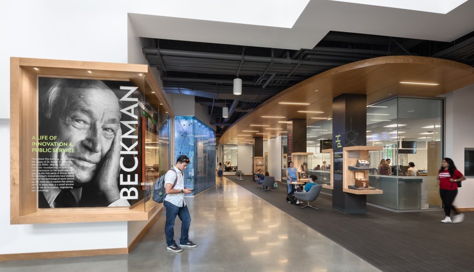 Keck Lobby_c_2507_0005