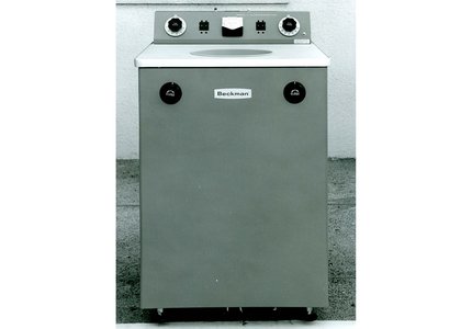 Model L centrifuge beckman label.jpg
