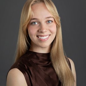 Gabrielle Steele W-2733